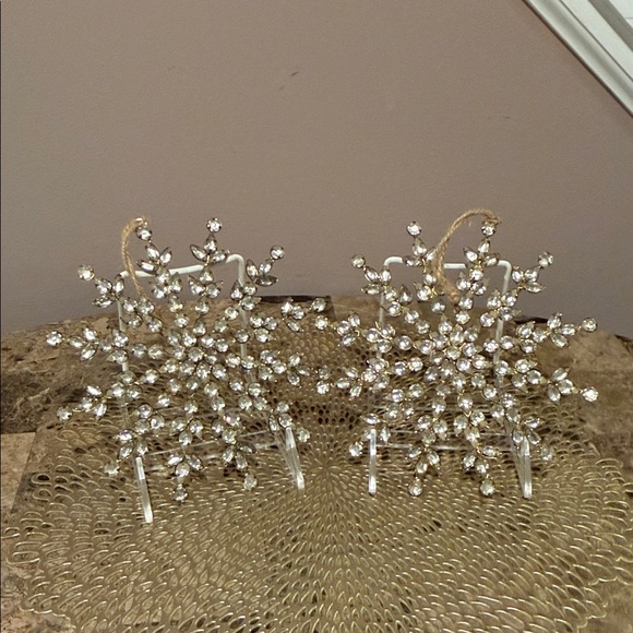 Pottery Barn Large Crystal Snowflake Ornaments, Set/3 - Picture 6 of 13